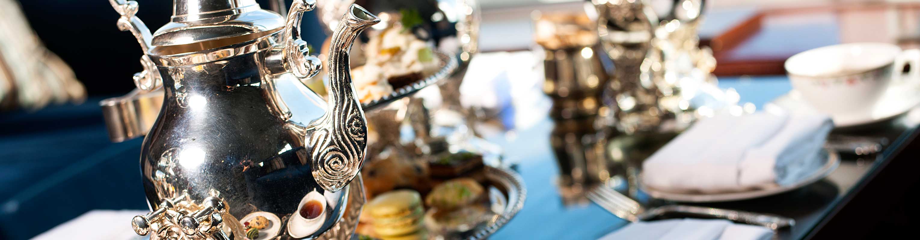 Milwaukee Tea Room BLU Milwaukee at The Pfister Hotel